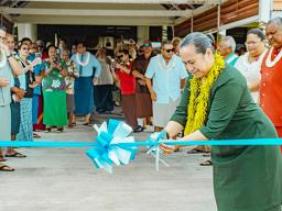 First Lady Ella Perefoti Mauga cutting ribbon 
