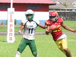 Tafuna Warriors Ieremia Ieremia intercepting a pass intended