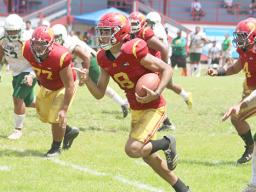 Oakland Salave’a storms to the end zone to score his