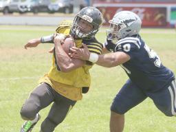 Nu’uuli Wildcats punt returner bringing this one to the sidelines 