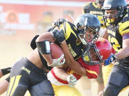 Joe Savaii of the Nu’uuli Wildcats returning a kick off