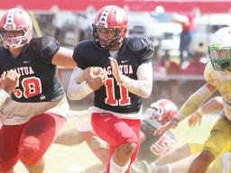 Manuita Sofeni storming towards the end zone