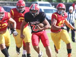 Joseph Umu of the Vikings beating three Warriors on the run