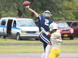 Avery Seumanutafa of the Sharks attempting a one hand catch