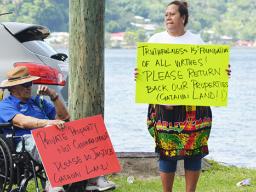 Two protesters from Gataivai