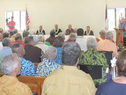 Associate Judge Su’apaia J. Pereira administering oath
