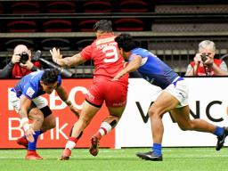 Canadian Samoan, Mike Fuailefau scores Canada’s first try 