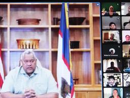 Gov. Lemanu Peleti Mauga and student con-con delegates