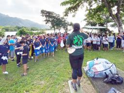 Finafinau clean up participants
