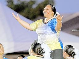 Pastor Headrick Hunkin's wife performs a siva