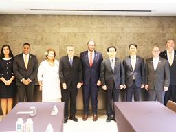 Amata and S. Korea president and other members of codel