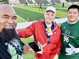 American Samoa's Isa'ako Sapoaga (UH, Eagles & 49ers), Samoa News' Barry Markowitz (UCLA), and recently announced Burlsworth Trophy nominee, Andrew Choi (UH)
