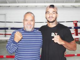 Jolando Lupe Lala Taala (right) and his head coach Sala Sanele Etuale 