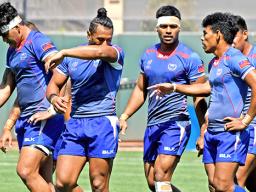 Manu player Gordon Langkilde, center-right