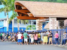 People lined up in front of Lee Auditorium