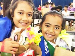 Teahlanni Vai (right) and Leitu Tiaaleaiga (left) 