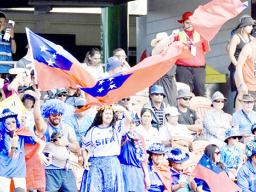 Manu Samoa fans at HSBC Hamilton 7s