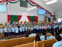 Manumal first graders during their Christmas performance