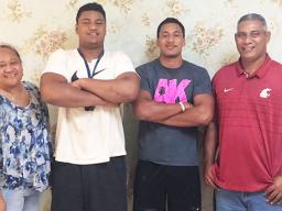 Francis, Francisco with their parents Telesia and Fa’alialia Mauigo