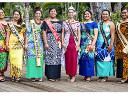Miss Samoa, Sonia Piva with nine contestants 