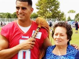 Marcus Mariota with Cong. Aumua Amata