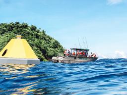 NOAA and partners launch a new buoy in Fagatele Bay 