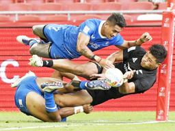 Samoa's Melani Matavao and New Zealand’s Tone Ng Shiu
