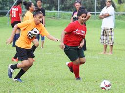 A PanSa player (left) and Vaiala Tongan opponent (right) 