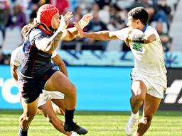 Paul Scanlon fights off USA Eagle Maka Unufe