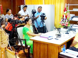 Tuilaepa talking with reporters earlier this week