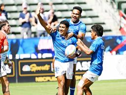 Paul Scanlon and some team mates celebrating win over Argentina