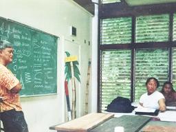 Sven Ortquist teaching a class at ASCC art building