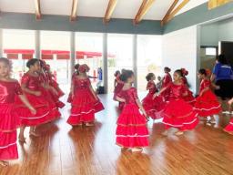 Taupou Manaia dancers