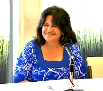  Le Faatonusili o le Ofisa o le Puipuiga o le Vaomatua ma le Siosiomaga ia Dr. Ruth Matagi.  [ata AF]