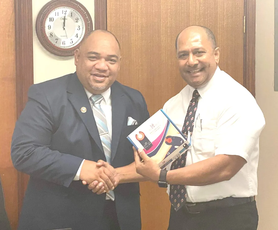 Faipule Tapai Ala’ilepule Benjamin Vaivao hands over devices