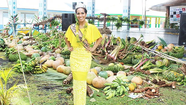 Miss American Samoa, Kauhani Fuimaono at Farm Fair
