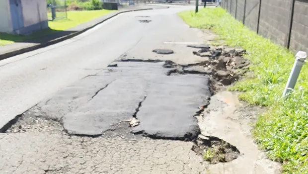 Road patch and potholes Kokoland Road