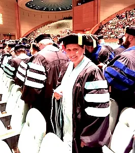Fa’aletino Sala Roberts faauu mai le Capella University  [ata foai]