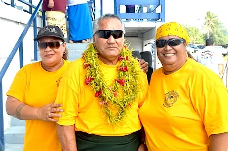 Le tofa a Leoo Va’a Ma’o (ogatotonu), lea na aloaia i le vaiaso na te’a nei tausaga e 50 o lana tautua i le malo ma le atunu’u.  [ata AF]