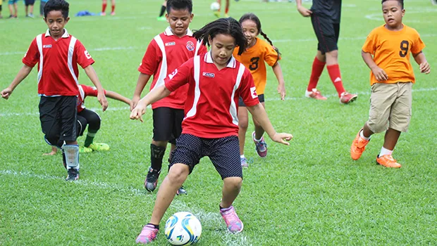 Players of the 7-9 mixed division in action