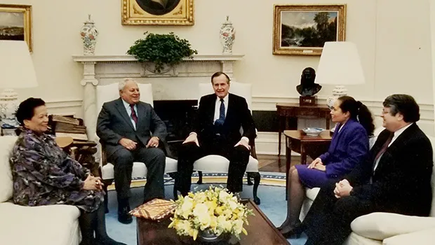 President Bush in the Oval Office with American Samoa Governor Tali P.T. Coleman, First Lady Nora Coleman, Aumua Amata and her husband Fred Radewagen. 