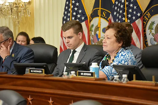 Amata in veterans committee meeting