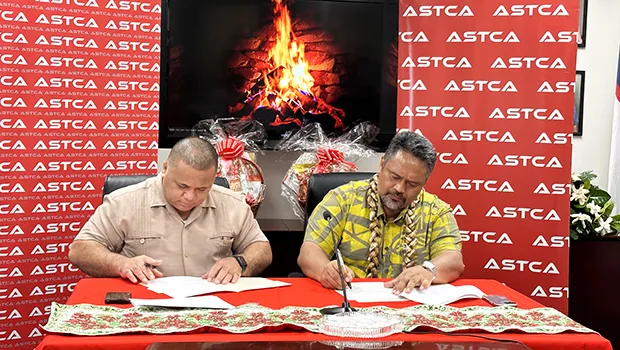 Signing MOU,Falelimu Chuck Leota,Toelupe Poumulinuku Onesemo