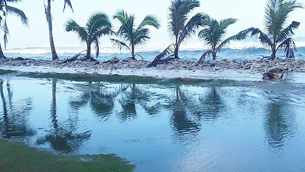 Photo of high surf on Aunu'u