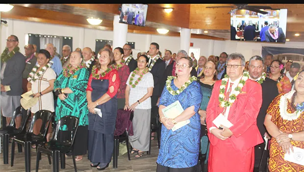 Cabinet members standing at fono joint session