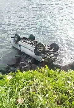 vehicle upside down in the sami