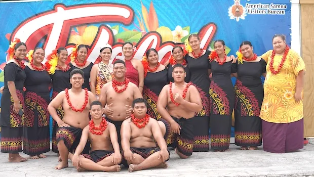 Nuuuli Vocational High School students welcome cruise ship