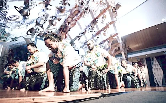  Tuvaluan dancers