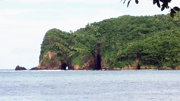 Le motu o Nuutele e lumafale i ai le motu o Ofu o le Faleluanuu i Manu’a