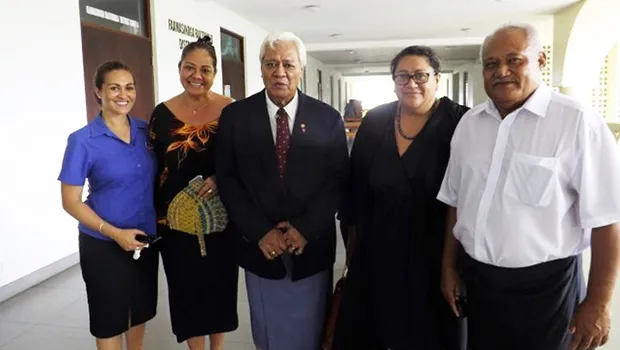  Faamauslil Moli Malietoa leaving courthouse surrounded by family members